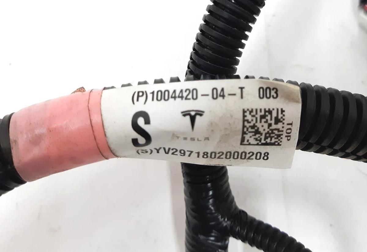 1 Електропроводка переднього бампера (6 парктроників) Tesla model S REST 1004420-04-T