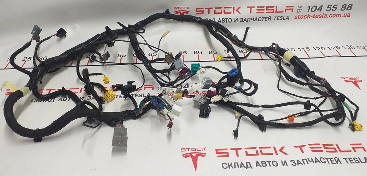 1 Електропроводка інструментальної панелі (торпедо) RWD Tesla S REST 1004422-02-R