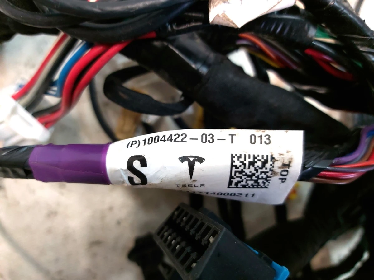 1 Електропроводка інструментальної панелі (торпедо) AWD Tesla model S 1004422-92-N