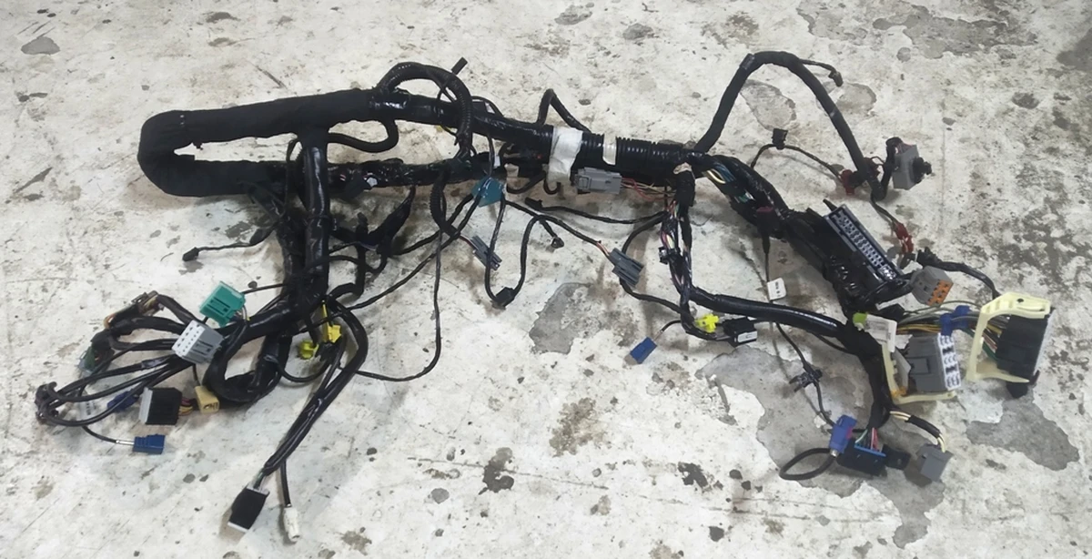 1 Електропроводка інструментальної панелі (торпедо) у розбір AWD/RWD Tesla model S 1004422-92-N