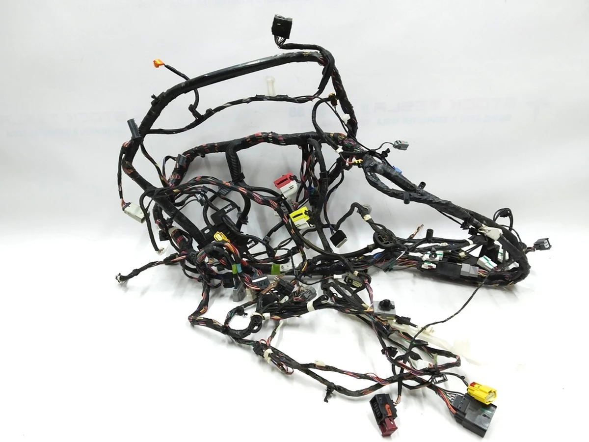 1 Електропроводка приладової панелі кузова та моторний відсік (нижня) RWD у розбір Tesla model S REST 1004423-00-S