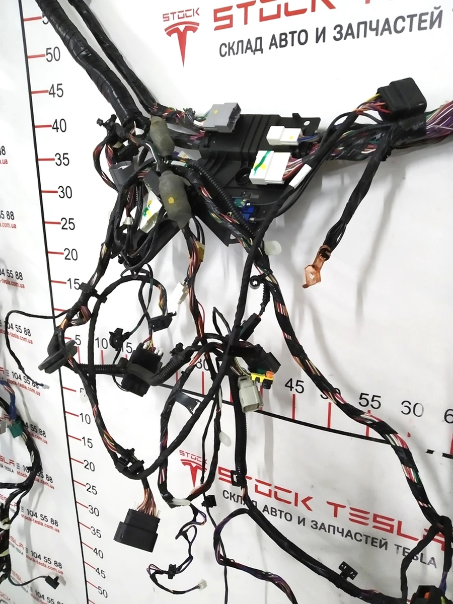 Електропроводка панелі приладів кузова (нижня) RWD Tesla model S 1004423-01-M