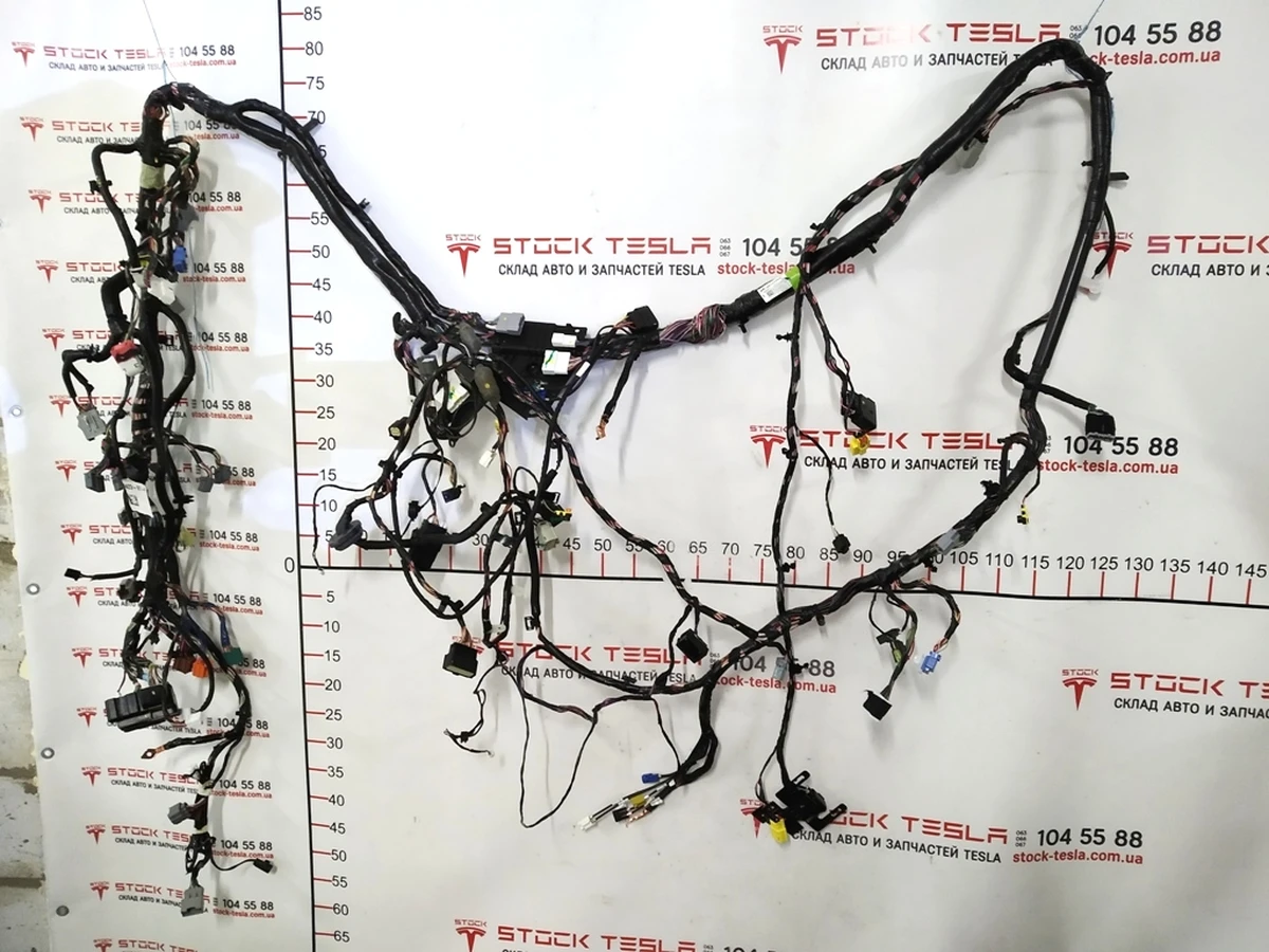 Електропроводка панелі приладів кузова (нижня) RWD Tesla model S 1004423-01-M