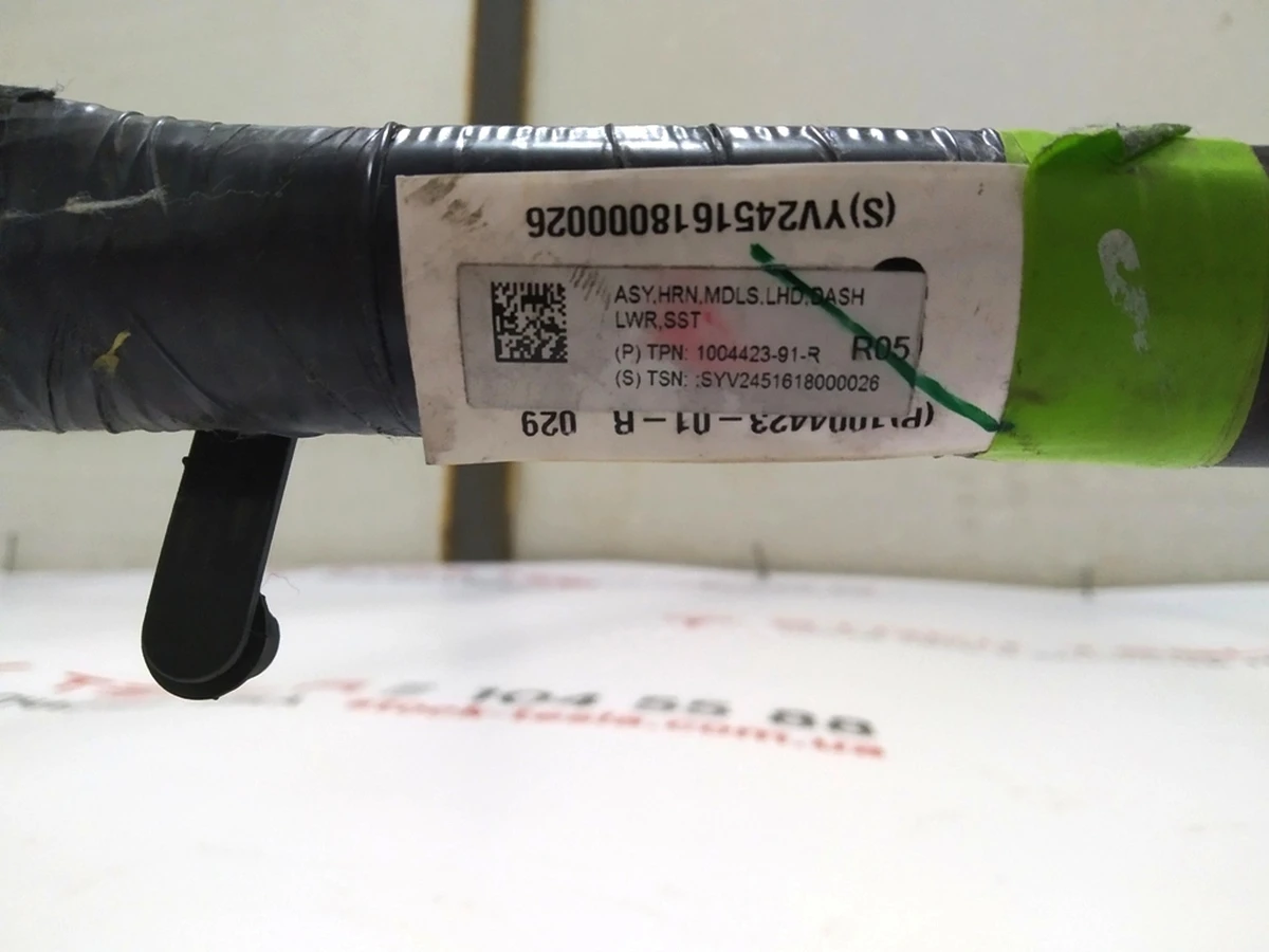 1 Електропроводка приладової панелі і кузова (нижня) Tesla model S REST 1004423-91-R