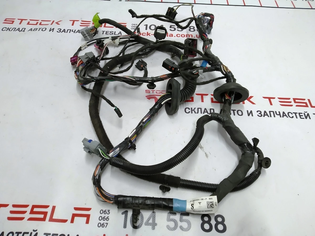 2 ASY,HRN,MDLS,ALL,DOOR FR RT Tesla model S 1004424-00-L