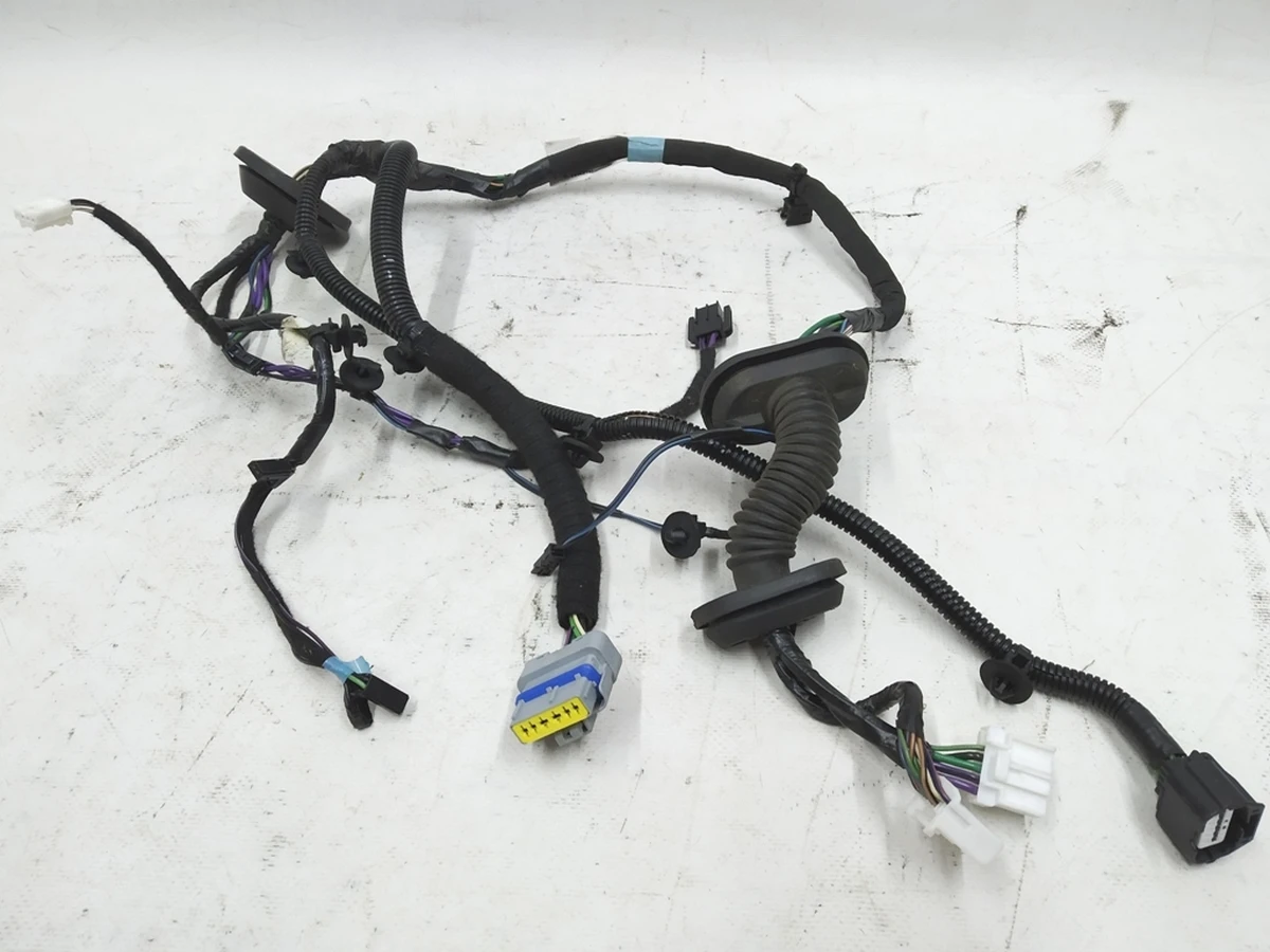 3 Електропроводка дверей задньої лівої Tesla model S 1004425-00-M