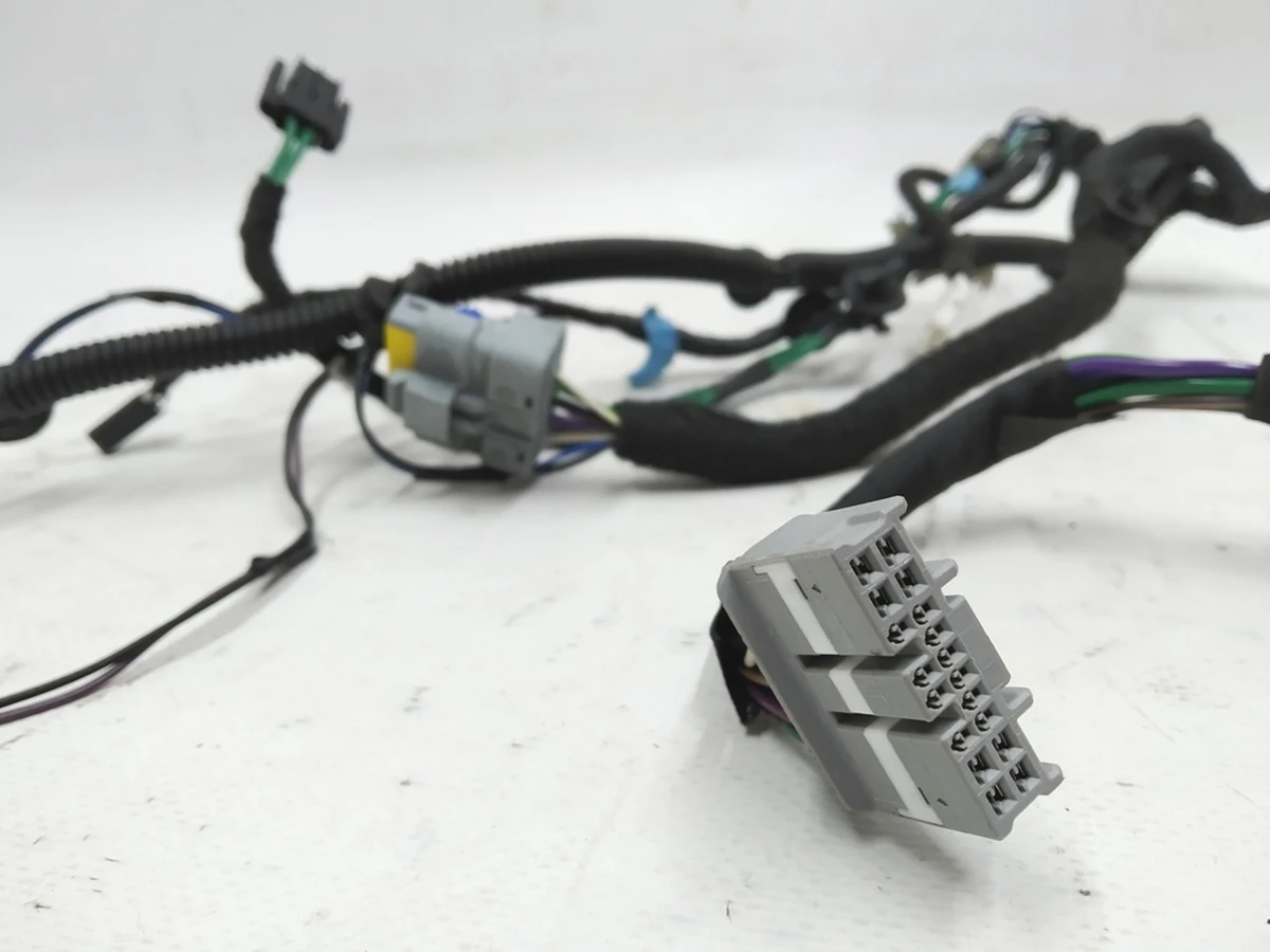 4 Електропроводка двері задньої правої Tesla model S 1004426-00-M