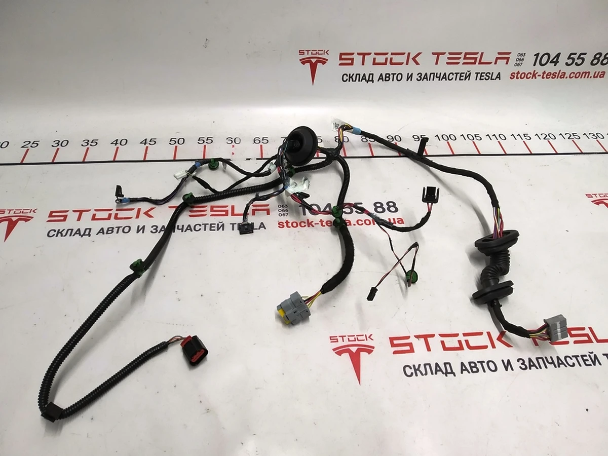 4 Электропроводка двери задней правой Tesla model S REST 1004426-00-V