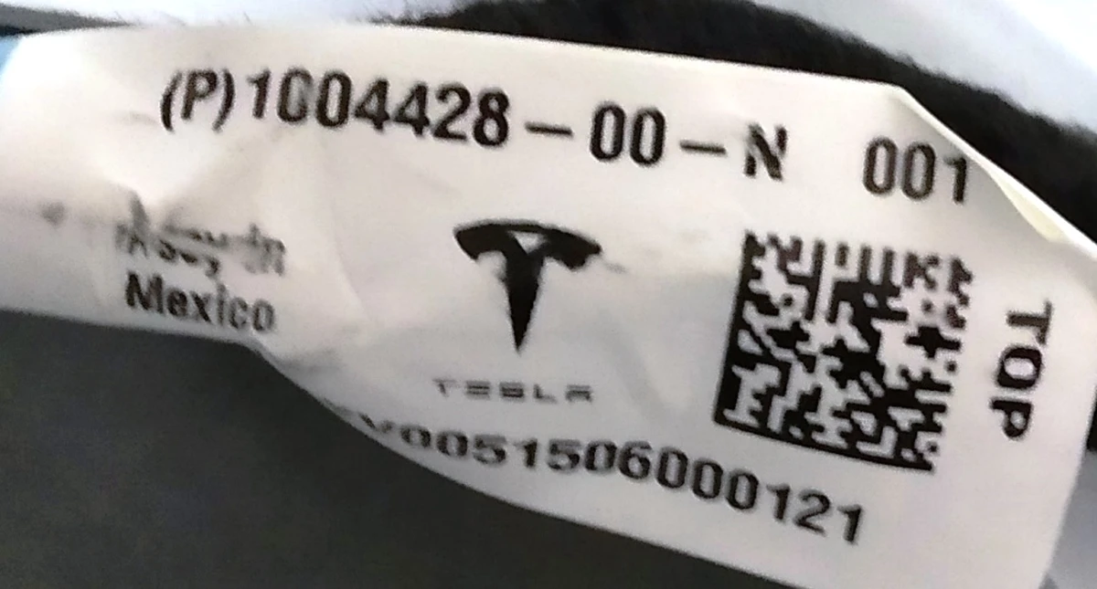 6 Электропроводка крышки багажника правая сторона некомплектная Tesla model S, model S REST 1004428-00-L