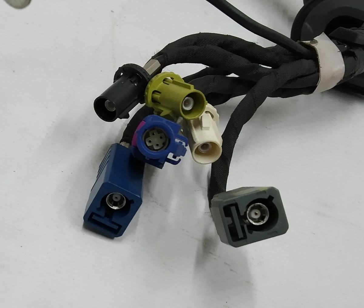 5 Електропроводка кришки багажника ліва сторона Tesla model S 1004429-00-L