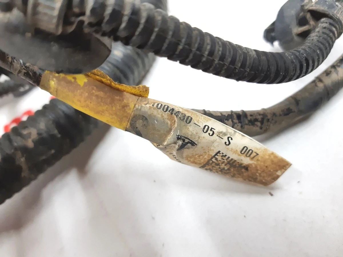 2 Проведення заднього підрамника RWD (пружинна підвіска) в розборі {MRS} 1004430-05-S