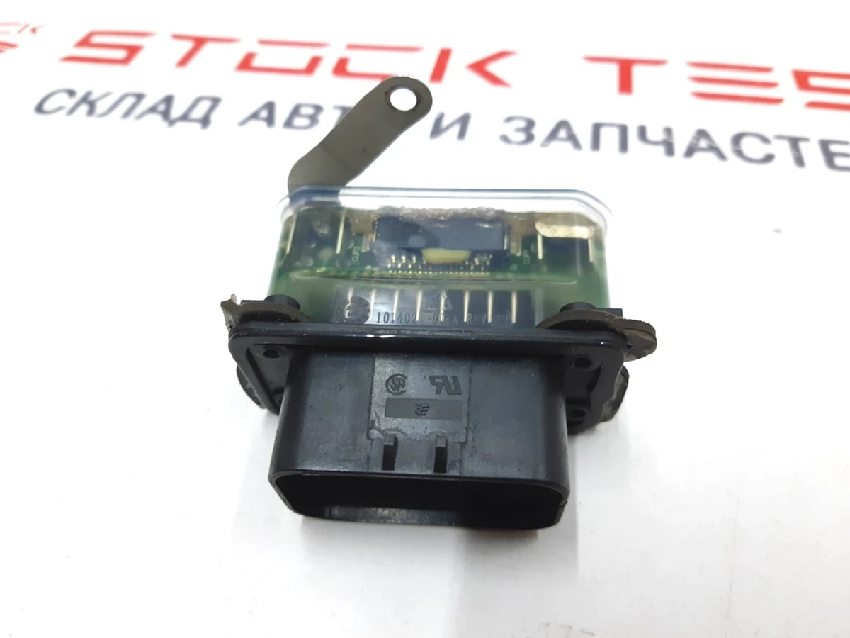 Разъем низковольтный инвертора большого мотора REV03 Tesla Model S, Model S REST 1004487-00-D