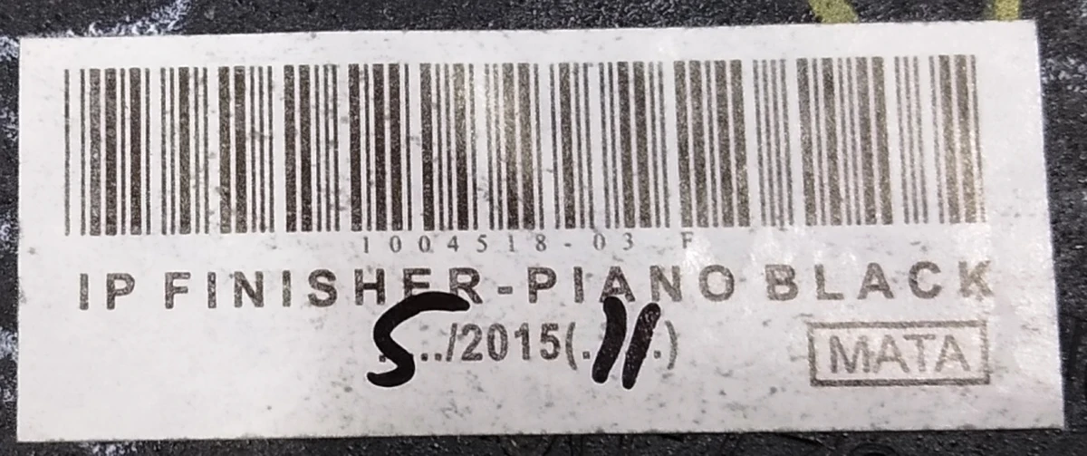 23 Декор. накладка центр. панели вод. правая PIANO BLACK MATA в сборе (с повреж.) Tesla model S, model S REST 1045969-03-B