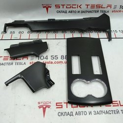 23 Коплект декоративних накладок центральної панелі та консолі CARBON FIBER у зборі 1004518-04-G