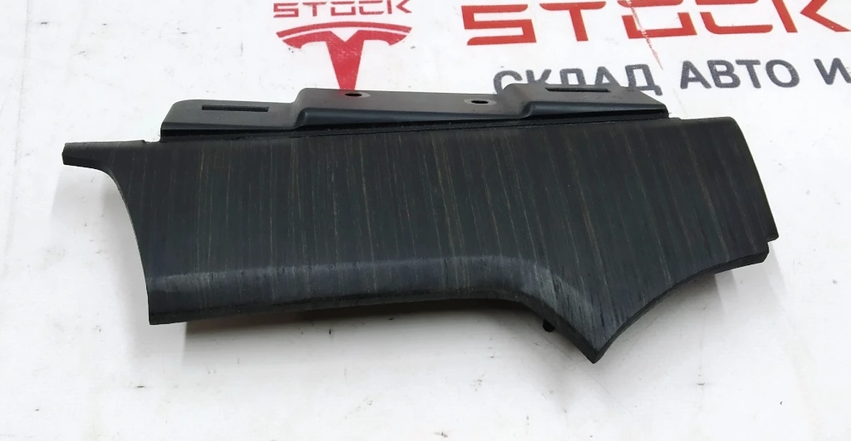 23 Декоративні накладки центр. панелі водійська ліва OBECHE OPEN PORE VERTICAL Tesla model S 1004518-05-F