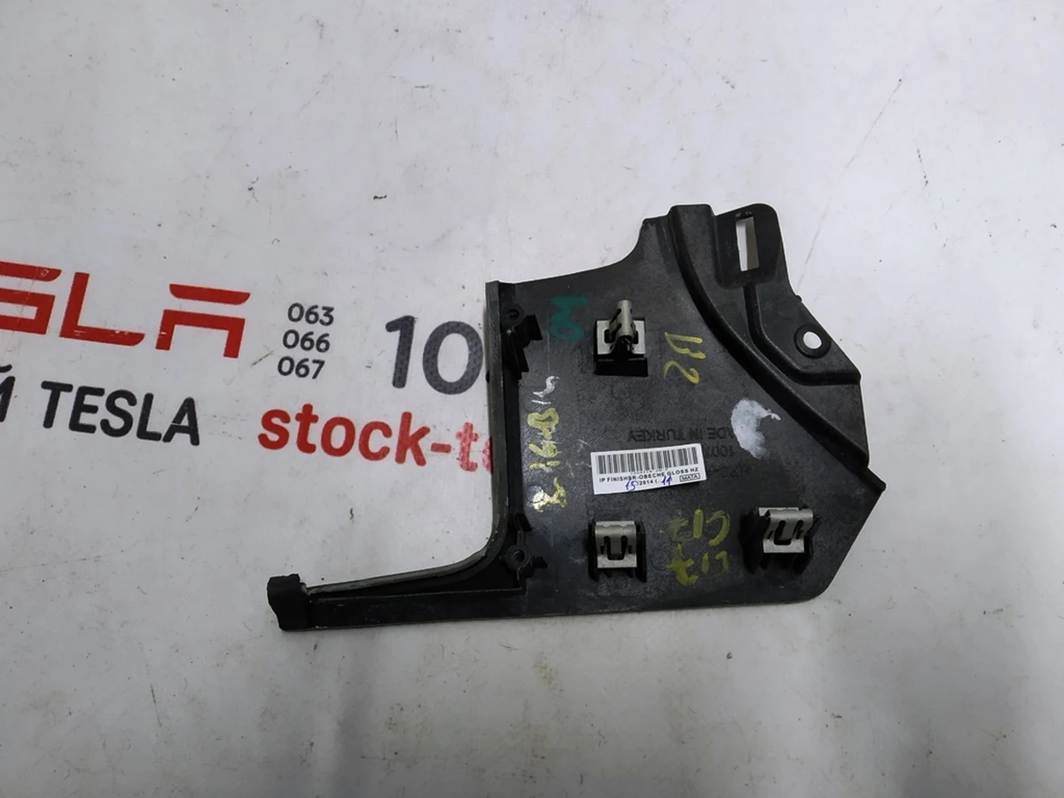 23 Decorative molding of the central panel driver's right OBECHE GLOSS HZ MATA Tesla model S, model S REST 1004518-08-G