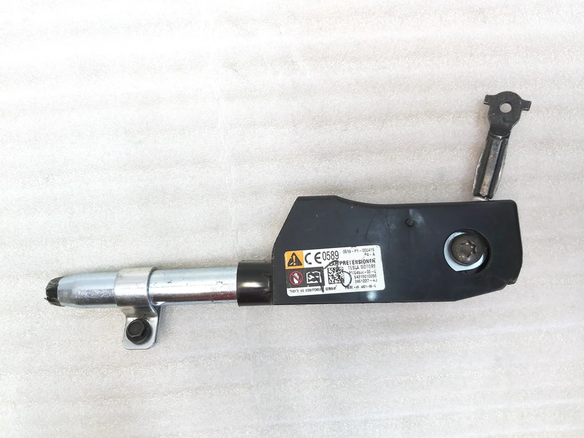 1 OUTBOARD LAP PRETEN, LH BLK insufficient kit for restoration Tesla model S 1004532-00-B