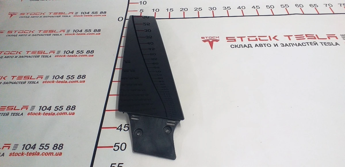 7 Накладка стійки B зовнішня права (скло) Tesla model S 1004535-00-B