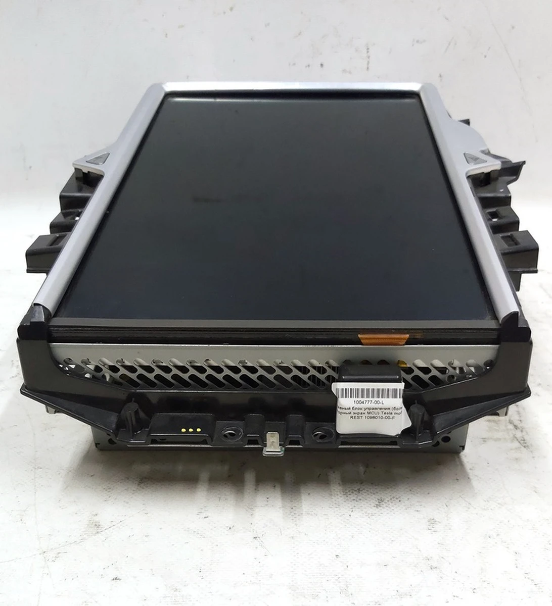 1 Головний блок керування (великий сенсорний екран MCU)