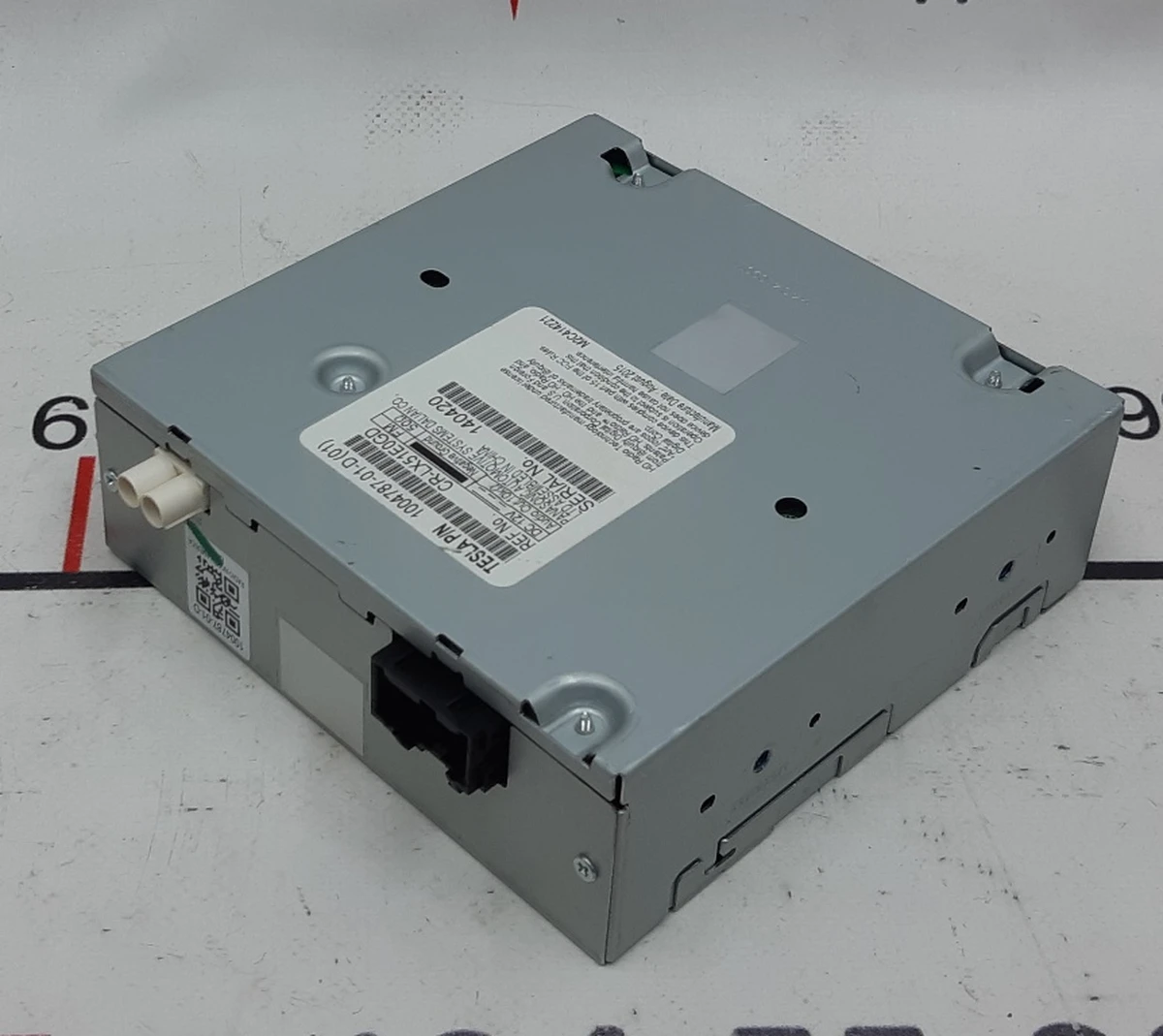 1 Радіо Base 500KB (USA) Tesla model X S REST 1052323-00-B