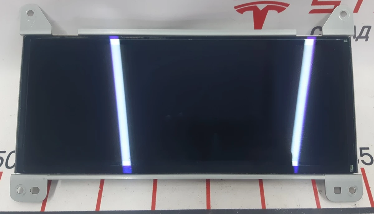 1 Щиток приборов вспомогательный монитор Tesla model X S REST 1004788-00-H