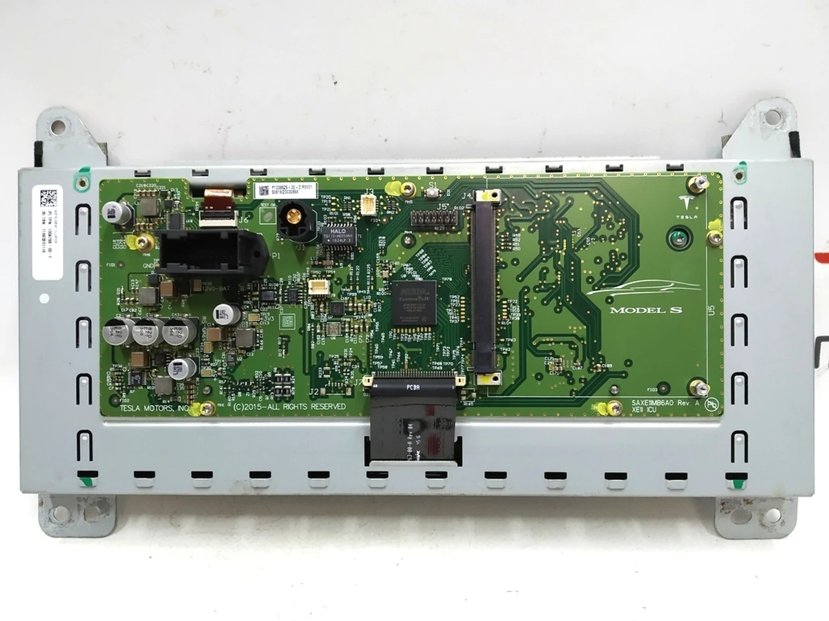 1 Дисплей щитка приладів без плати центрального процесора Tesla model X S REST 1004788-00-H