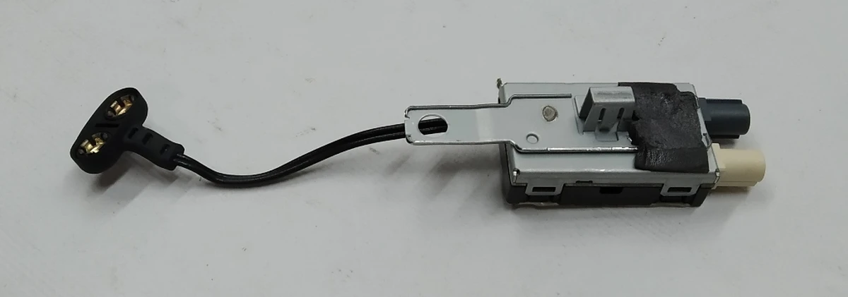 1 Антенна-усилитель FM2 - NA EU APAC (левая) Tesla model S, model S REST 1004793-00-F