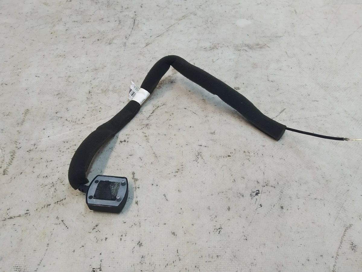 1 Антенна GPS (повреждение) Tesla model S, model S REST 1004794-00-B