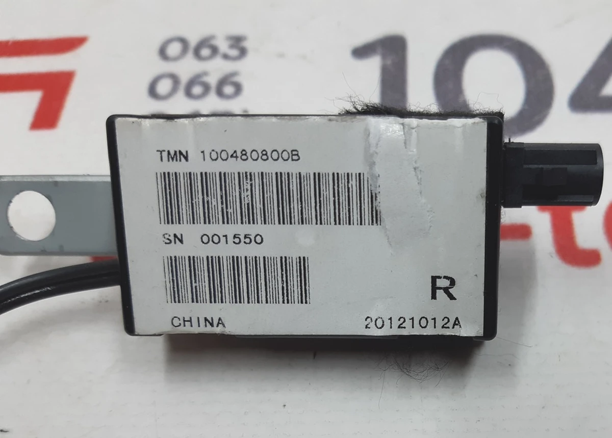 2 Підсилювач антена FM2 - NA EU APAC (права) Tesla model S, model S REST 1004808-00-F