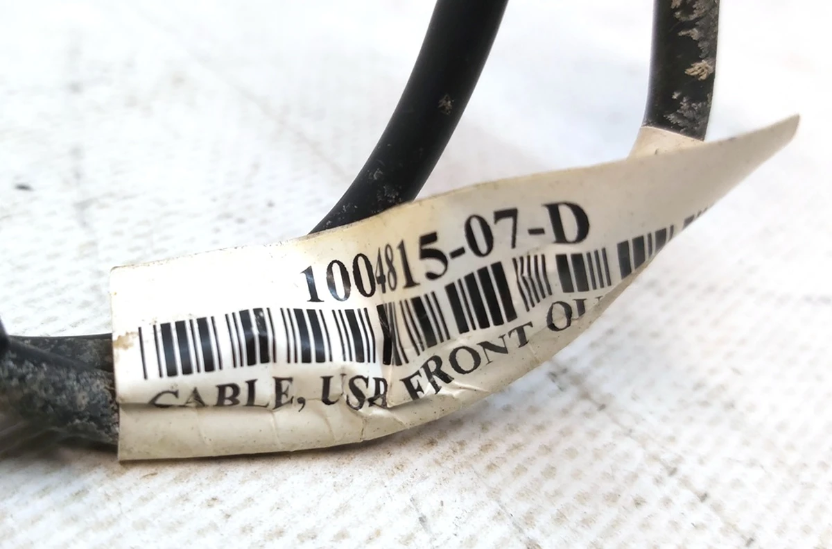 3 USB BUNDLE, ASSEMBLY, IP, MEDIA W/OUT HUB (set of 2 cords) with traces of oxidation Tesla model S, model S REST 1004815-07-D