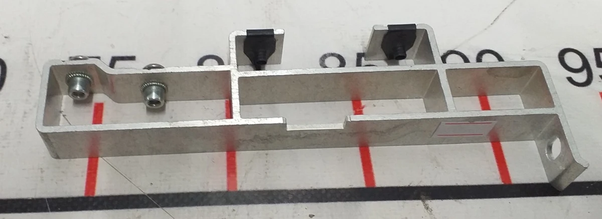 5 Ручка кронштейна підсилювача аудіо PREMIUM MX Tesla model S, model S REST, model X 1004833-10-Y