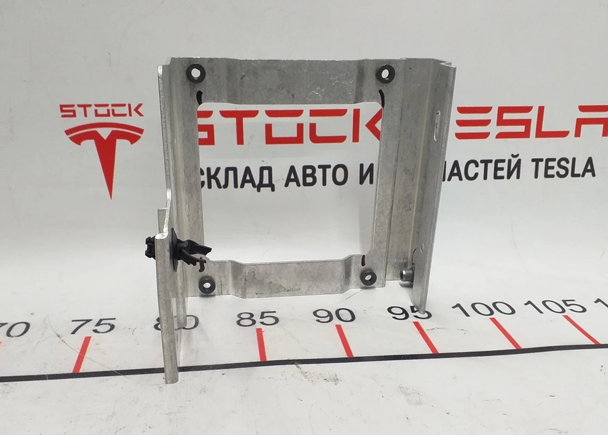 5 Кронштейн аудіопідсилювача PREMIUM MX Tesla model X S REST 1004833-10-Z