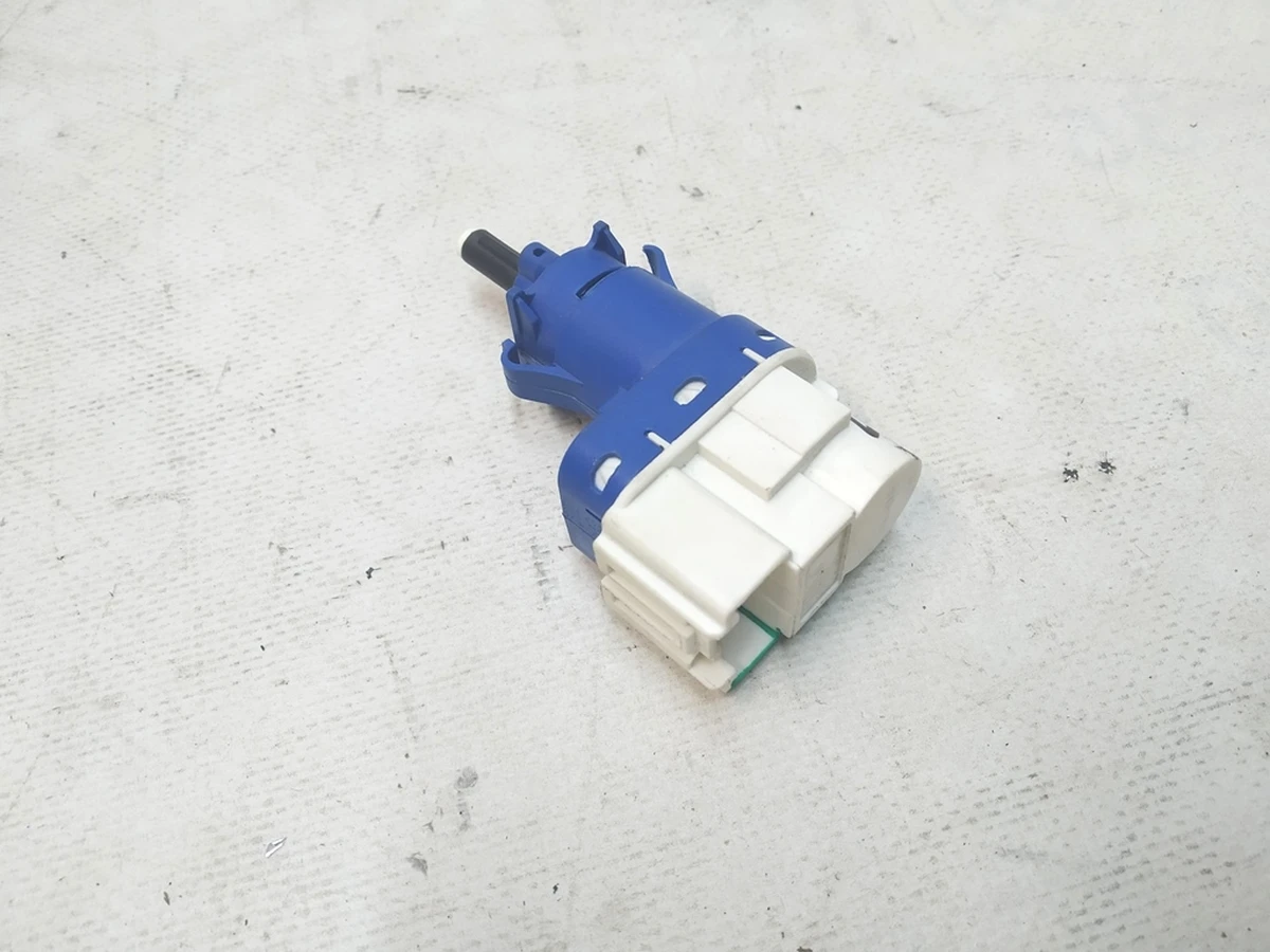 3 SWITCH,BRAKE ON/OFF Tesla model S, model S REST, model X 1005124-00-A