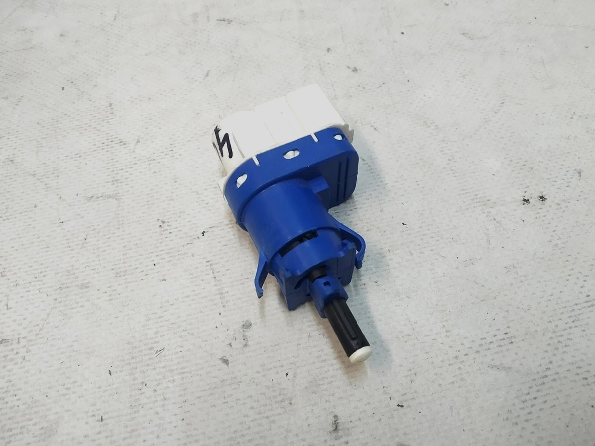 3 SWITCH,BRAKE ON/OFF Tesla model S, model S REST, model X 1005124-00-A