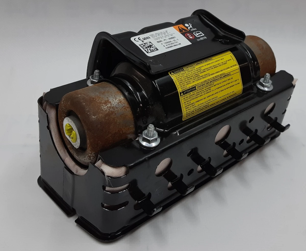 6 Passenger airbag (torpedo) Tesla model S, model S REST 1463361-00-B