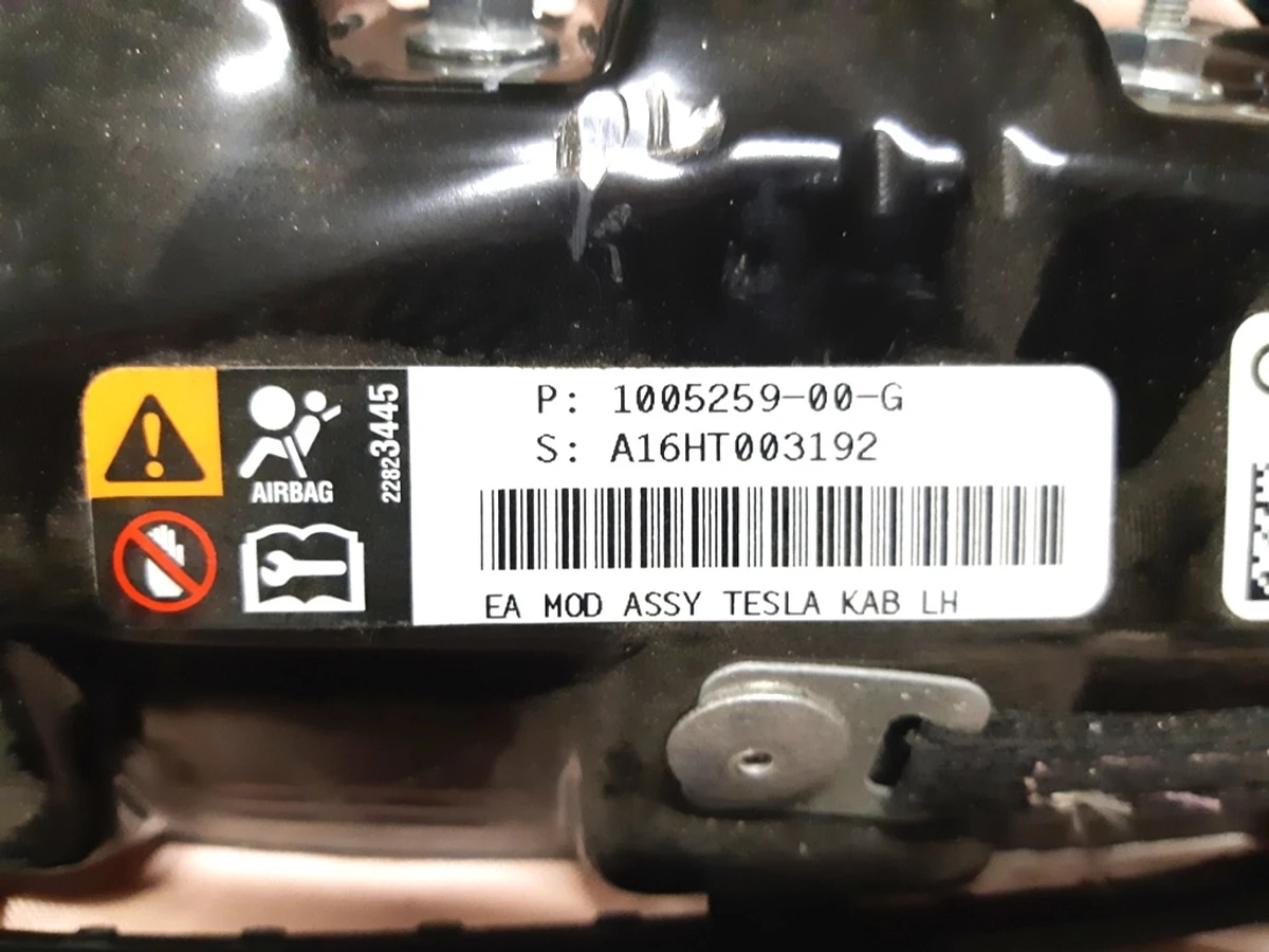 2 Driver knee airbag (for recovery) Tesla model X S REST 1005259-00-G