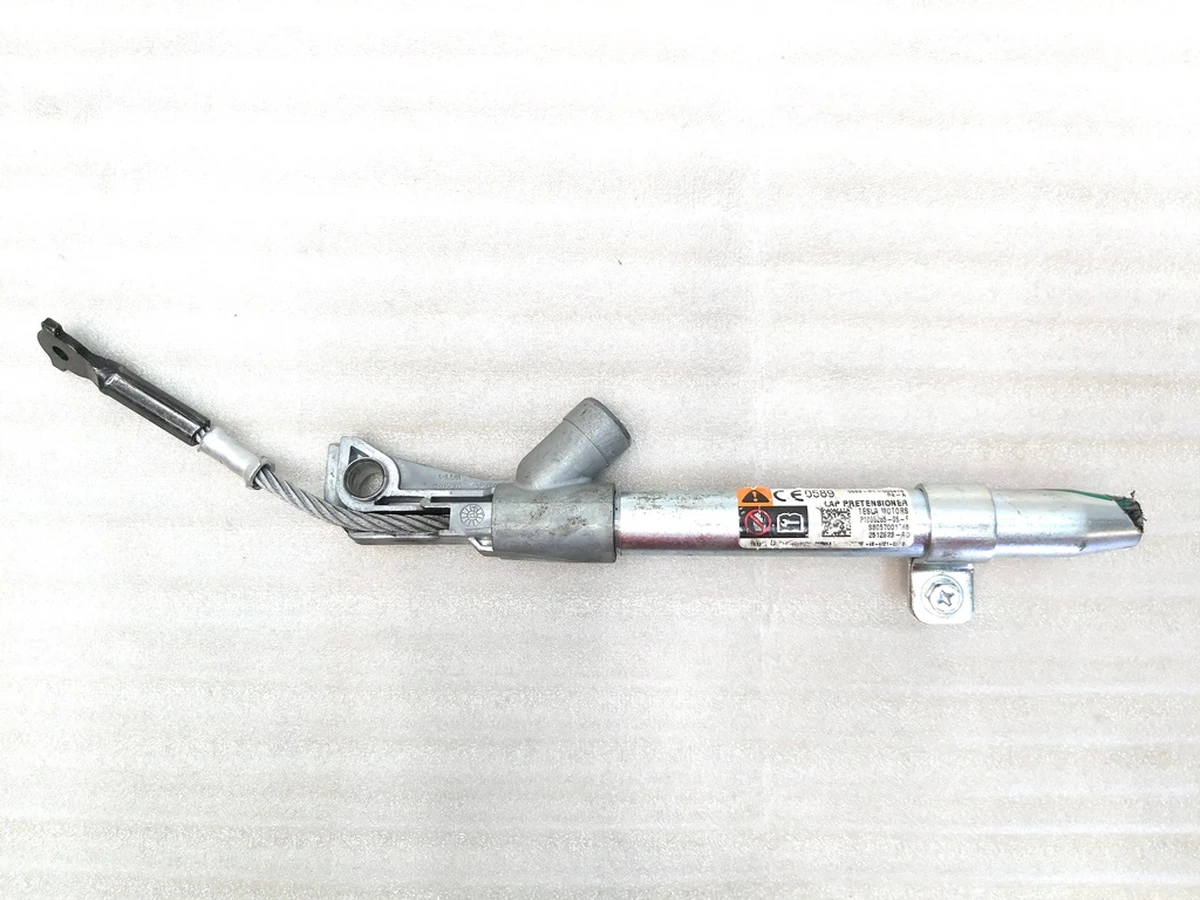 1 Піропатрон ременя безпеки 1-го ряду MDS-пасажир MDX-водій некомплект під відновлення Tesla model S, model S REST, model X 1005265-05-F