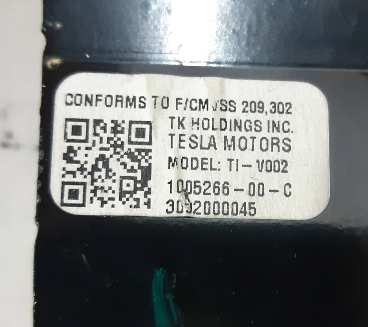 4 Кронштейн кріплення ременя безпеки 2-го ряду сидінь лівий Tesla model S, model S REST 1022114-00-B