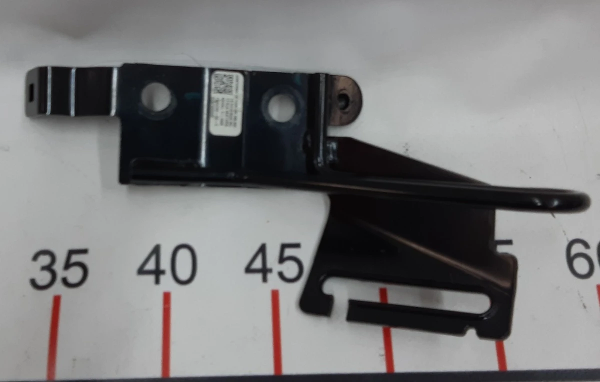 4 Кронштейн кріплення ременя безпеки 2-го ряду сидінь лівий Tesla model S, model S REST 1022114-00-B