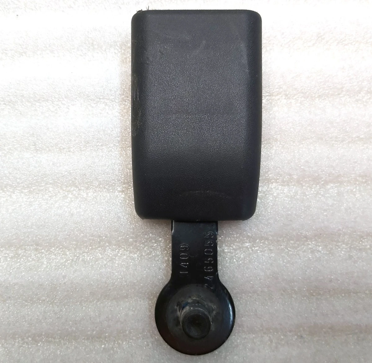 3 Замок ременя безпеки 2-го ряду сидінь Tesla model S, model S REST 1005269-00-B