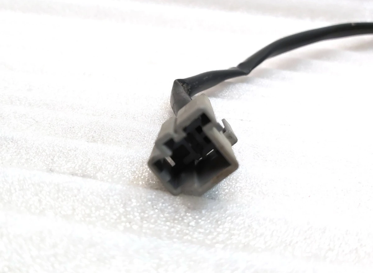 3 USA - 2ND ROW BUCKLE ASSEMBLY - BLACK Tesla model S, model S REST 1005269-05-E