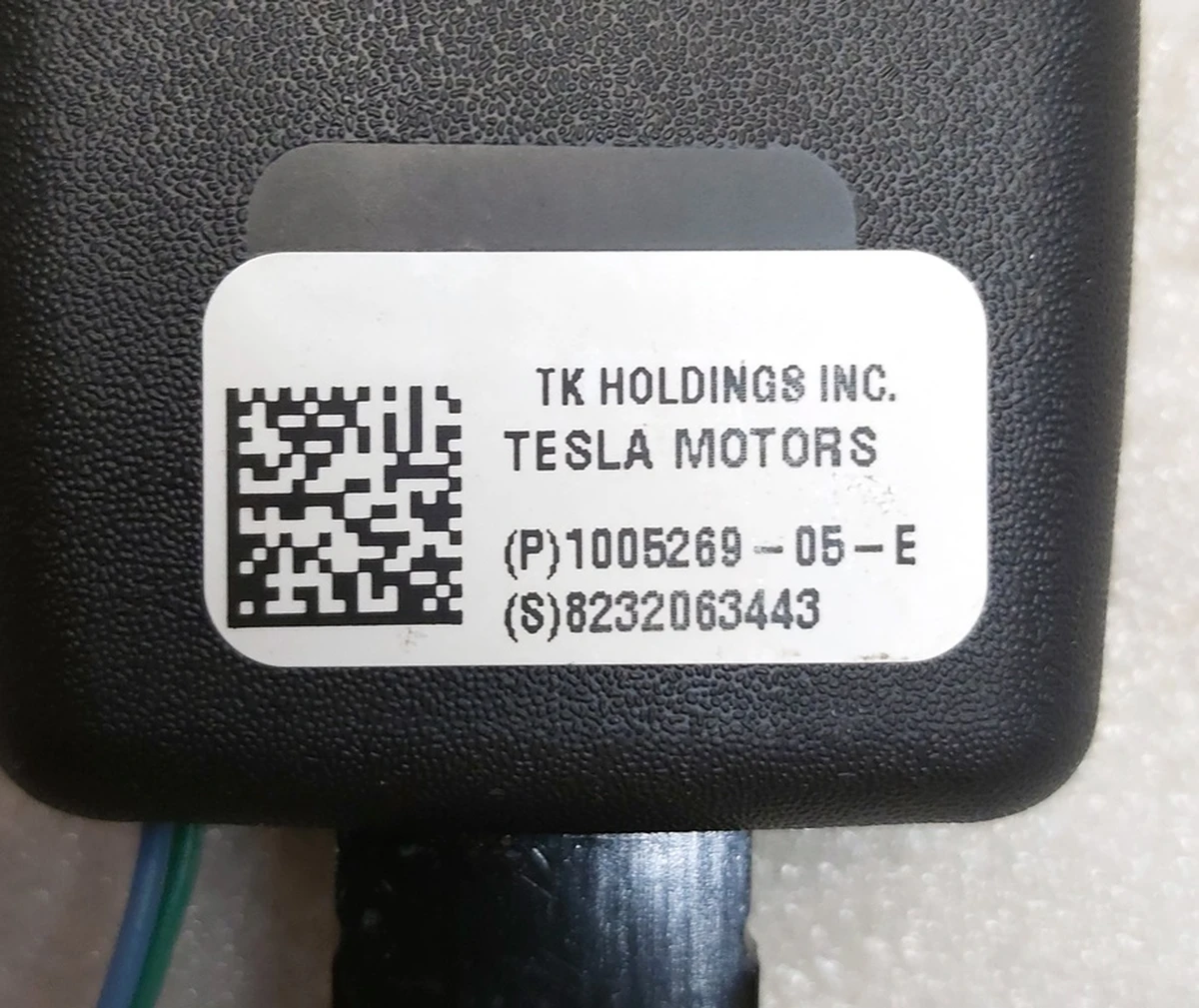 3 USA - 2ND ROW BUCKLE ASSEMBLY - BLACK Tesla model S, model S REST 1005269-05-E