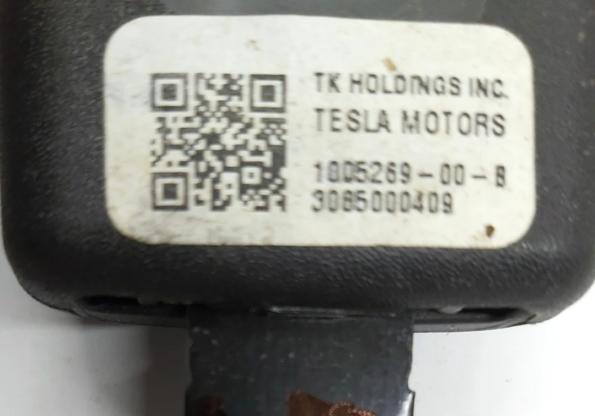 3 Замок ременя безпеки 2-го ряду сидінь Tesla model S, model S REST 1005269-00-B