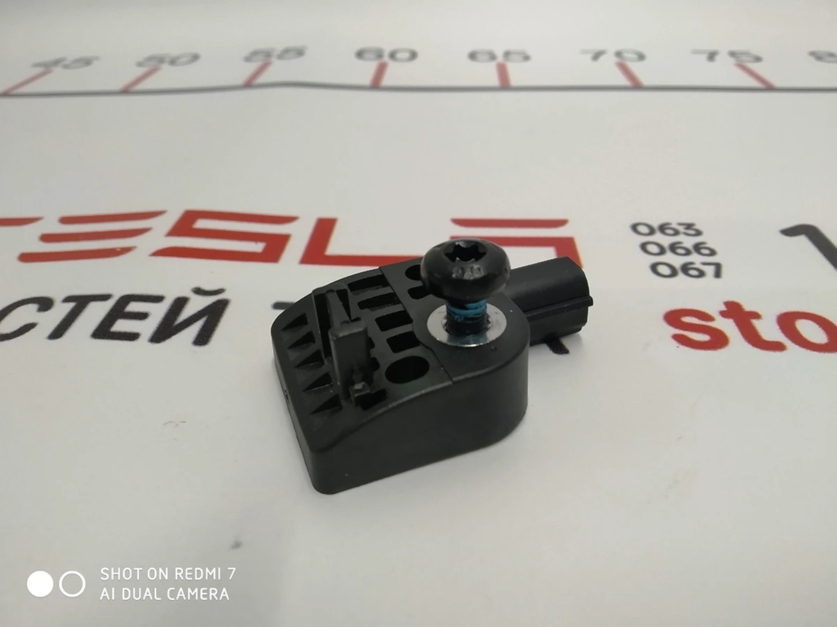 1 Датчик удару Airbag передній боковій Tesla model S, model S REST 1005274-00-B