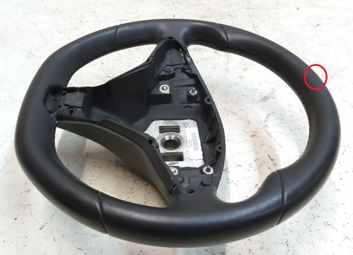 4 Колесо рулевое без airbag с повреждением Tesla model S, model S REST, model X 1005279-00-E