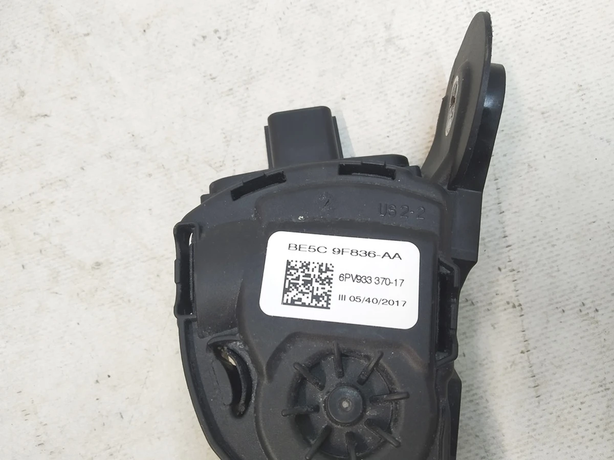 1 Педаль акселератора Tesla model S, model S REST, model X 1005307-00-A