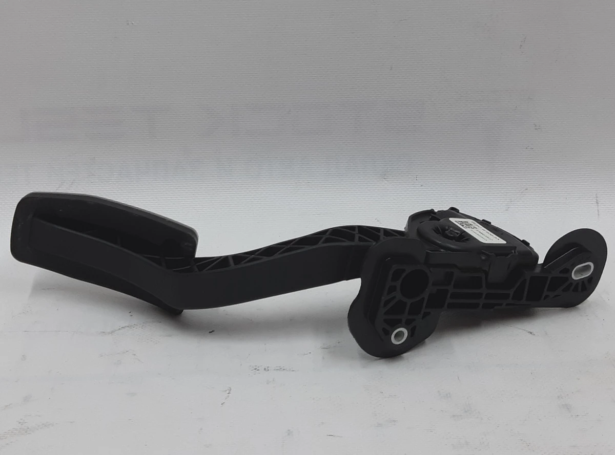 1 Педаль акселератора с накладкой Tesla model S, model S REST, model X 1005307-00-A