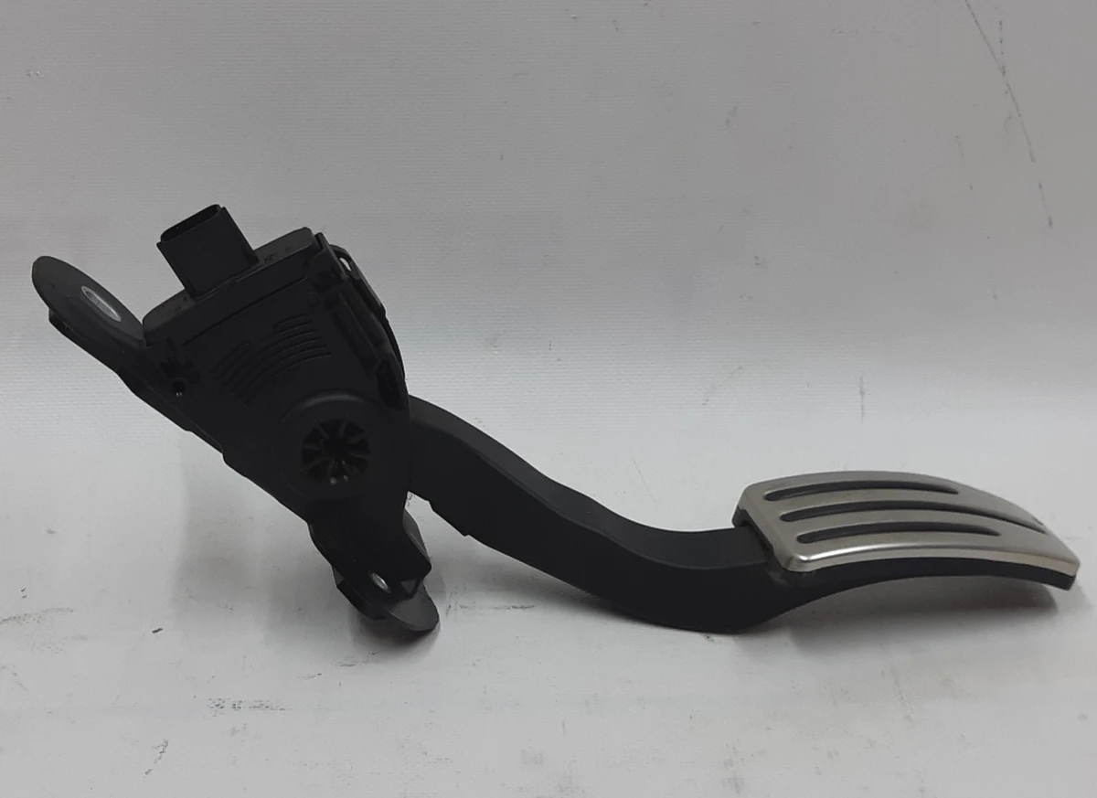 1 Педаль акселератора з накладкою Tesla model S, model S REST, model X 1005307-00-A