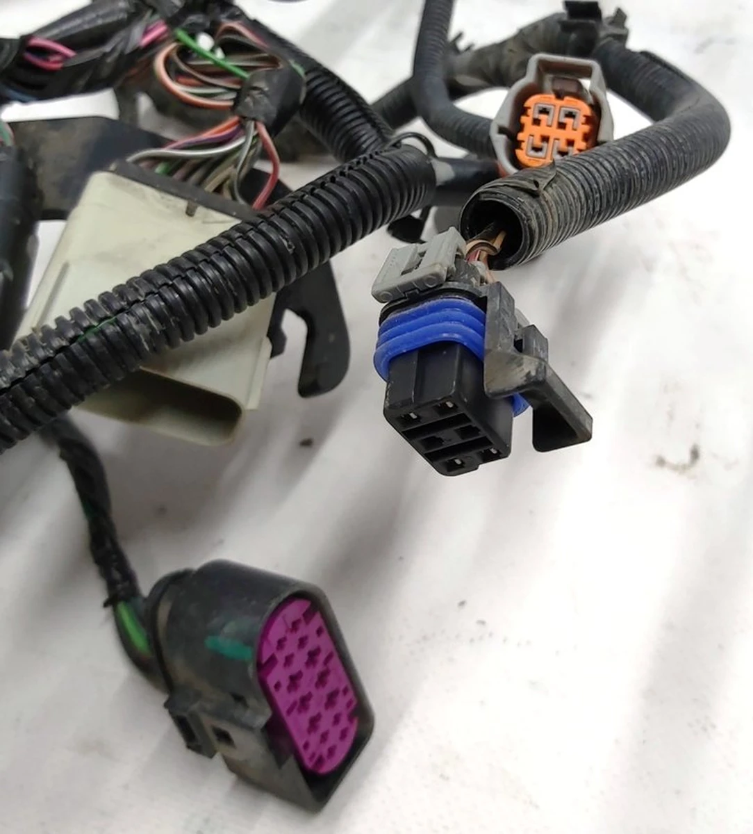 3 Wiring front right podkapotnoe Tesla model S 1005312-04-N