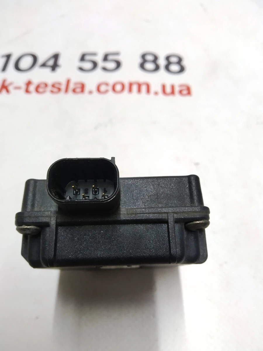 1 Модуль Homelink Tesla model X S REST 1005371-00-B